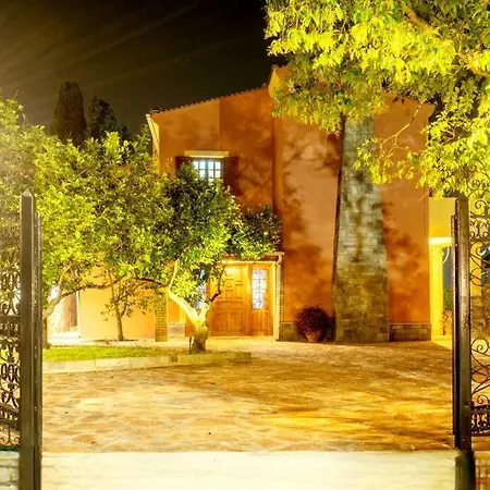 Βίλα Poli House Family W/ Pool