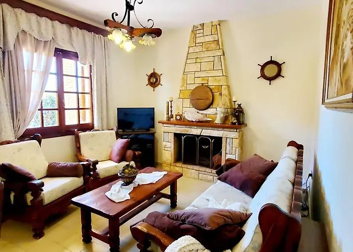 Poli House Family W/ Pool *