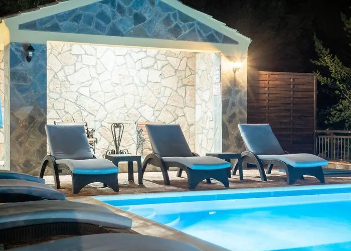 Poli House Family W/ Pool