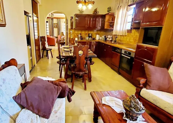 Poli House Family W/ Pool Villa